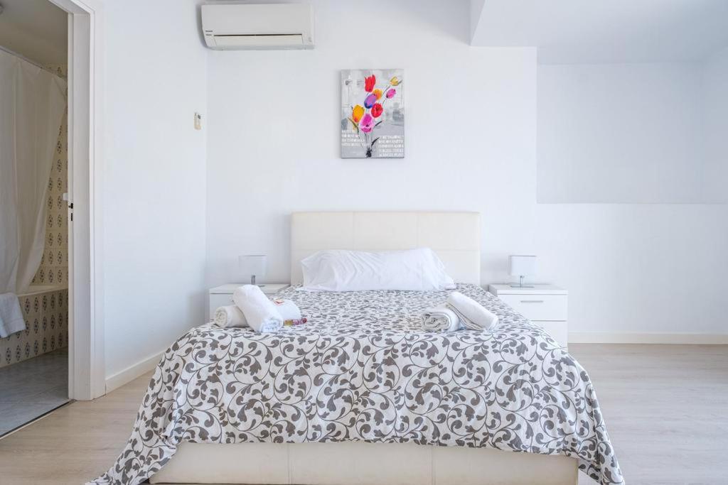 Jacaranda Apartments & Studios Es Canar  Exterior photo